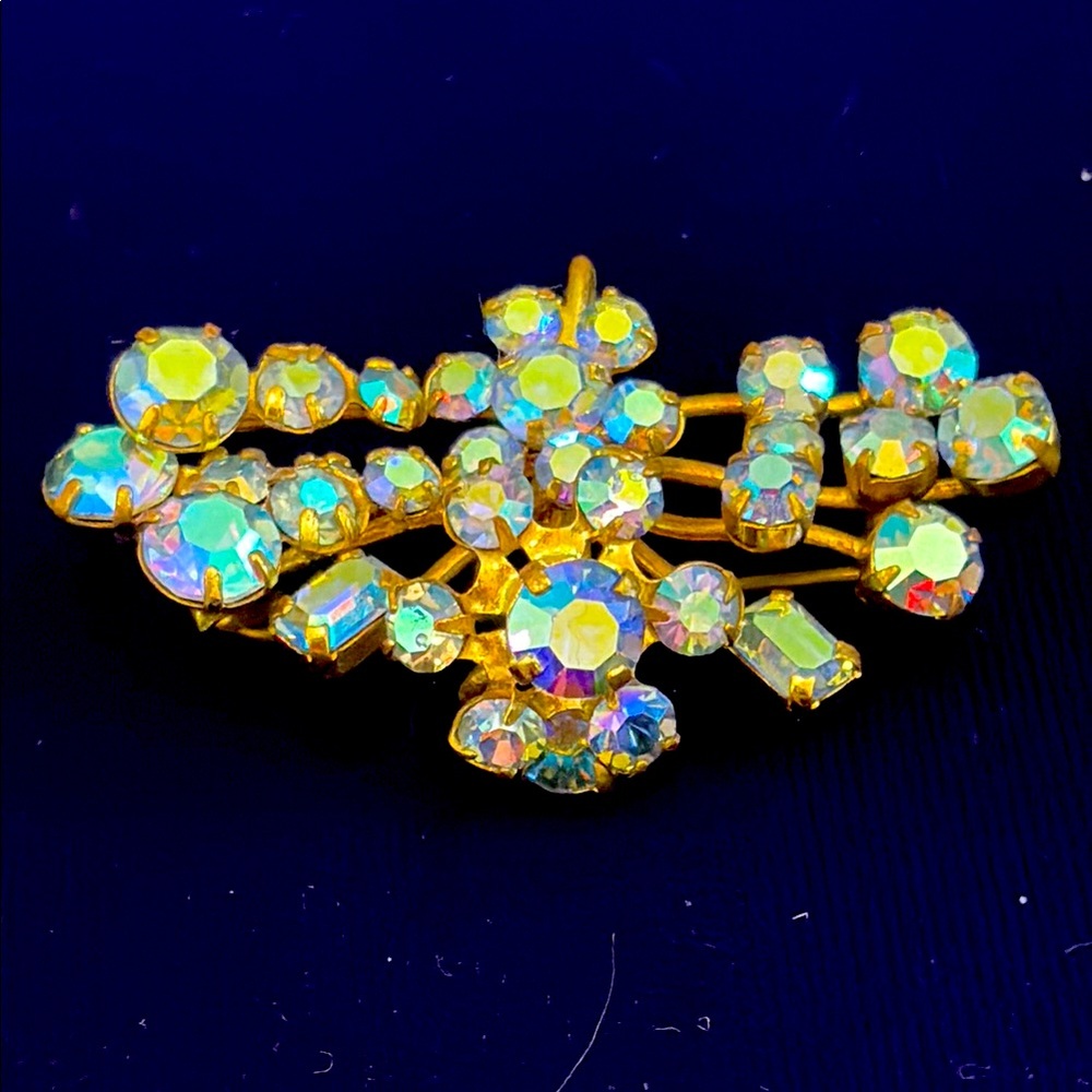 Vintage floral, borealis, crystal brooch or necklace